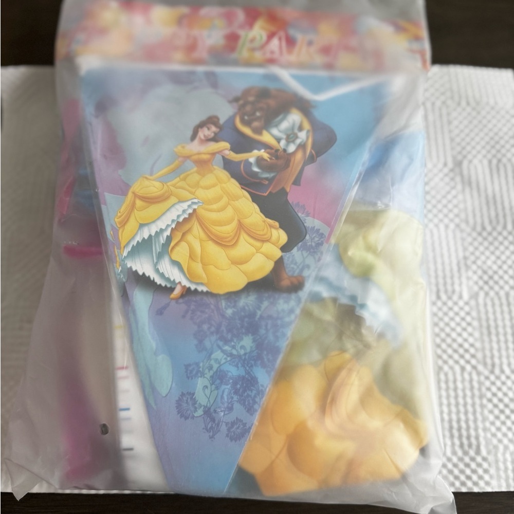 Beauty and The Beast Party Set - for 10 people - Picture 4 of 5